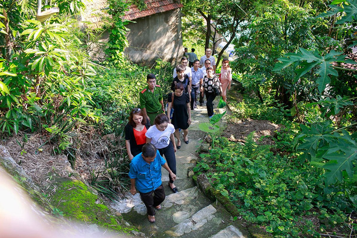 Hoa hau Ky Duyen den Quang Ninh lam tu thien-Hinh-10